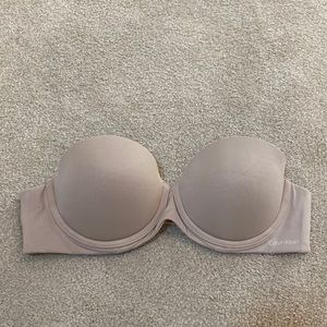 Strapless push up bra